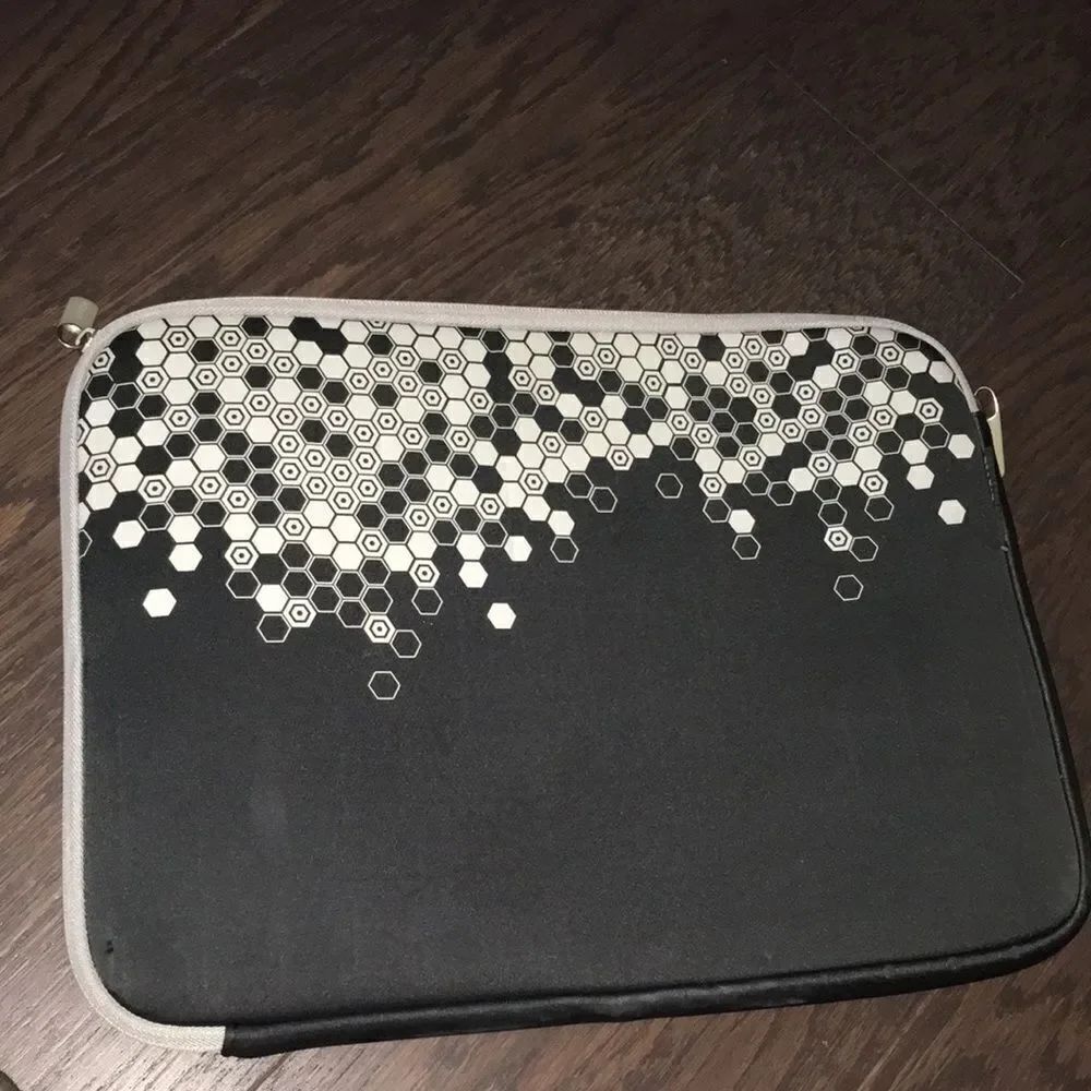 Belkin Soft padded iPad laptop safety soft zipper sleeve case 15 x 11.5”